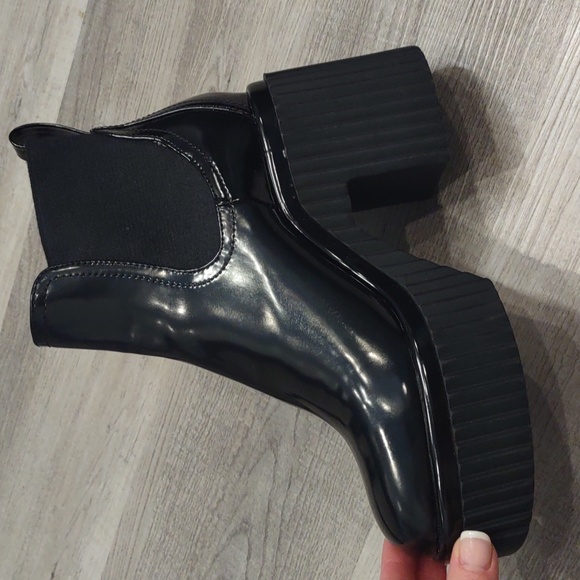 Gianni Bini Black Patent Lug Sole Chunky High Heel Pull On Boots Ryker 9 9 1/2 - Picture 5 of 6